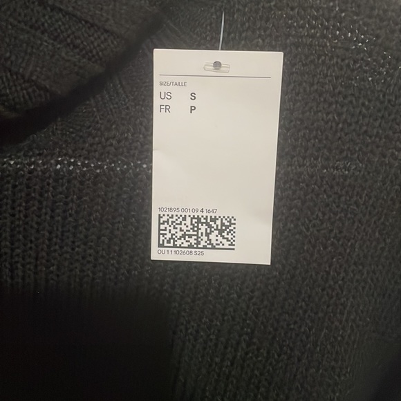 Turtle neck crop sweater - Picture 2 of 3